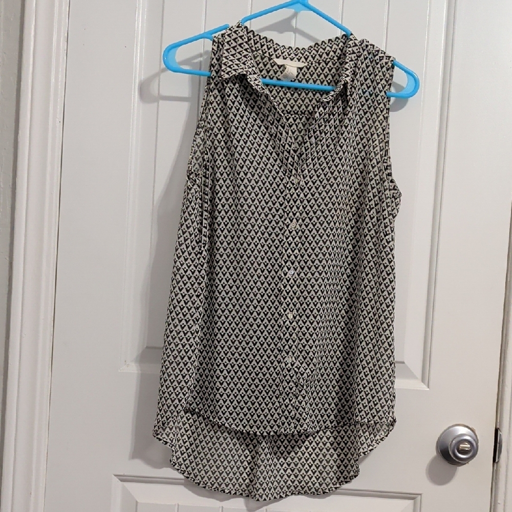H&M Black and White Geometric Sleeveless Blouse